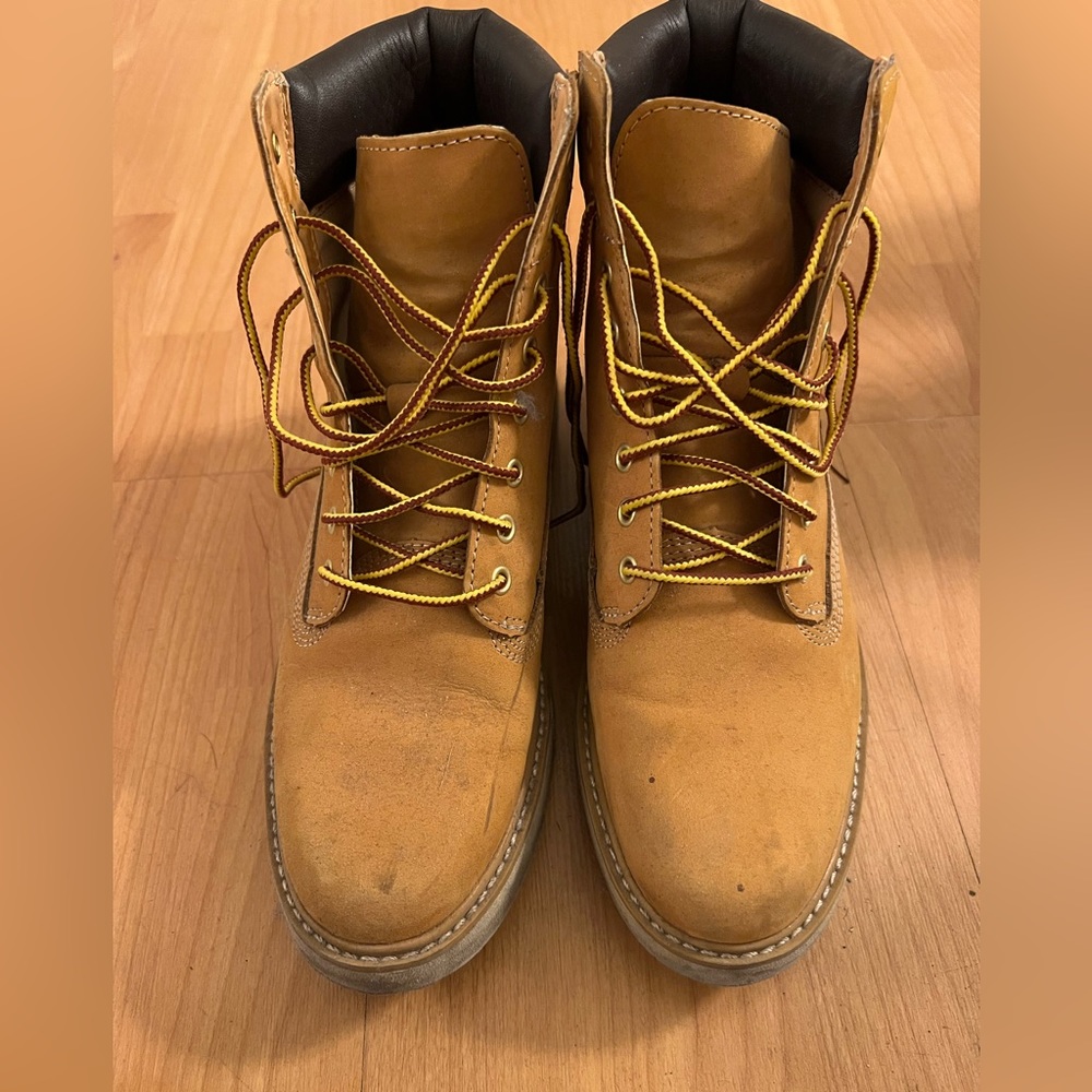 Timberland Women's Keeley 6inch sneaker Boots. Classic!